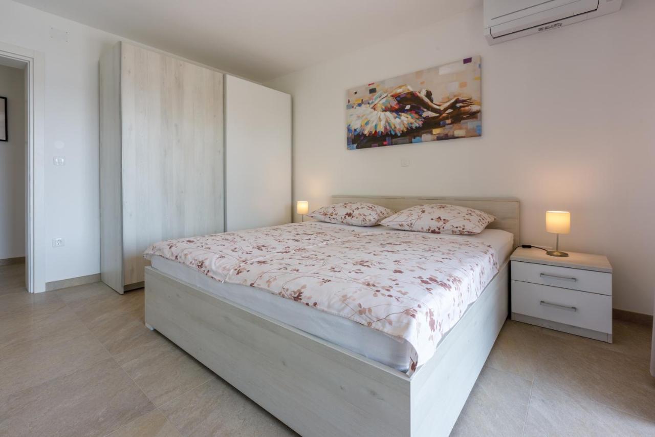 Anton 3 Appartement Crikvenica Buitenkant foto