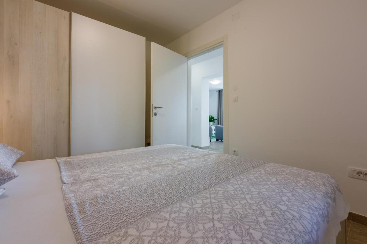 Anton 3 Appartement Crikvenica Buitenkant foto